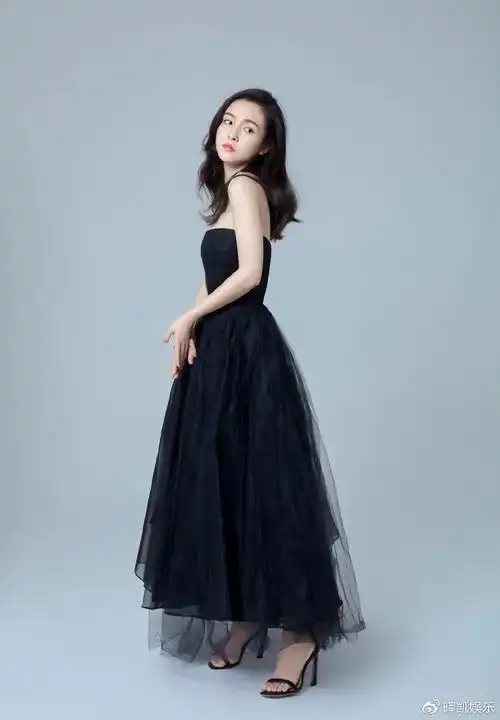 吴倩温柔了时光惊艳了岁月