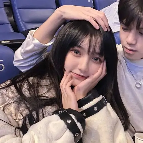 冬季情侣头像|情侣头像 一男一女情头|情头像情侣双人一人一张动漫