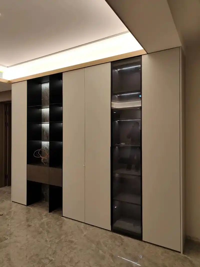 深圳全屋定制衣柜轻奢极简风格落地效果
