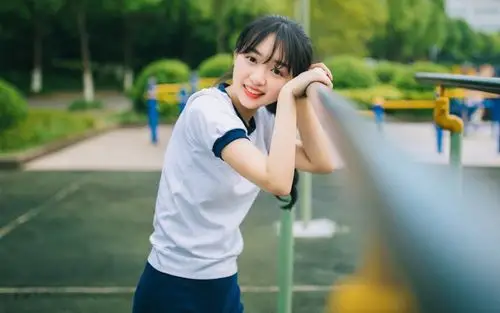 校园美女操场性感写真图片桌面壁纸 第二辑