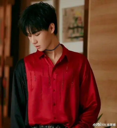 温柔歌担张真源生日快乐,恭喜成年啦!