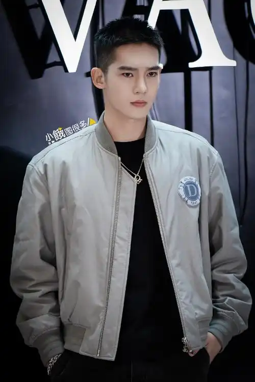 于适飞行夹克##于适寸头飞行夹克