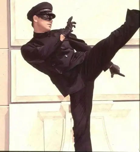 青蜂侠大战蝙蝠侠?你没看错!李小龙不服输,一气之下回香港!