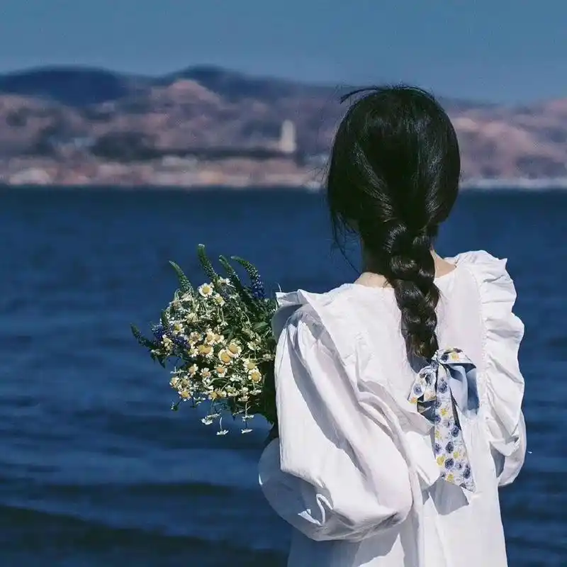 好看的女生背影头像91