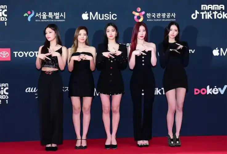 itzy  #itzy  #显瘦连衣裙  #mama  #韩国女团  #明星同款