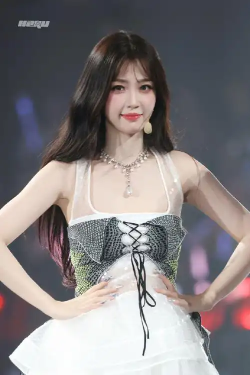 虞书欣the9合照库存