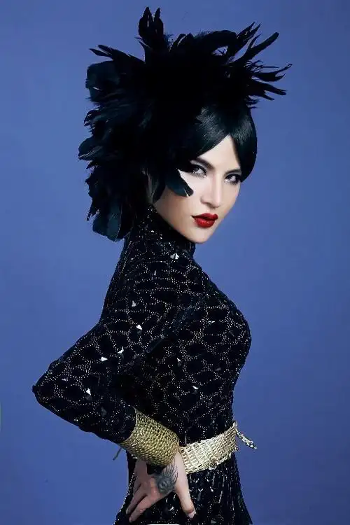 新生代反串歌手卡琳娜被誉网友心中的女神