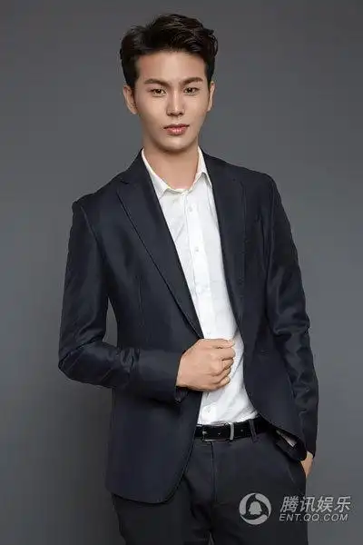 李星宇来中国发展受关注新片演绎霸道总裁