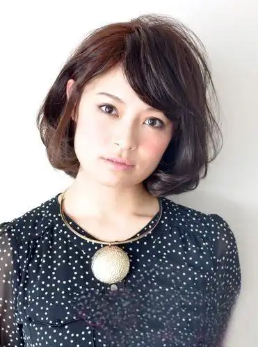 大圆方脸适合什么发型 2013瘦脸短发发型图片推荐