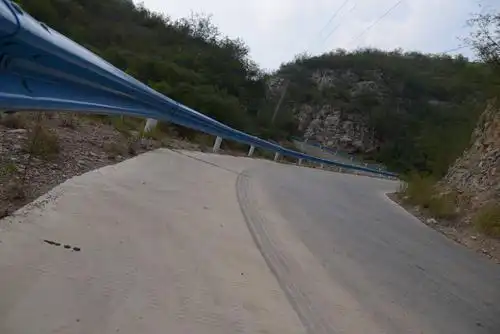 无边秋色任纵横 , 都里纪行