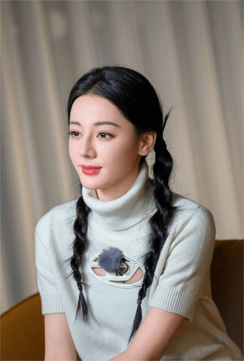 热巴工作室发布热巴最新工作照 一颦一笑让人惊艳_魅力_时尚_照片