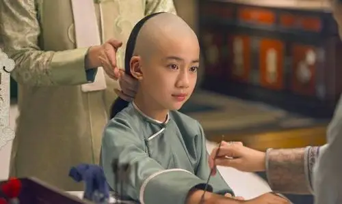 乾隆最有才华的儿子,娶了大清皇后的侄女,却有两个致命缺点