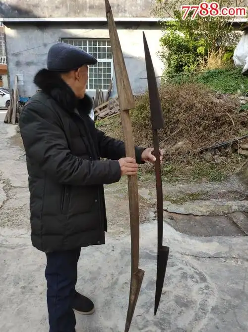 少见特殊形状硬木老扁担民俗老物件