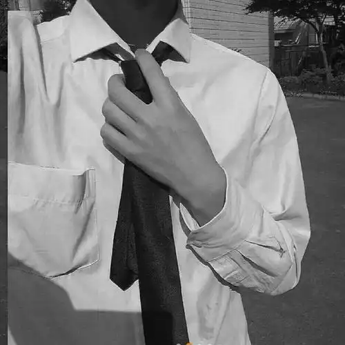 男明星的心机小动作扯下领带纯纯要你命