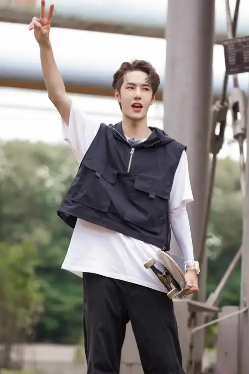 极限青春春王一博同款工装口袋马甲嘻哈说唱背心