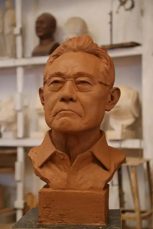 刘杰雕塑作品《钟南山》汉白玉肖像