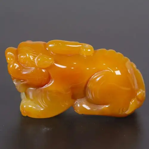 30.60g 老山筋带红俏色精工招财貔貅挂件 黄龙玉 fzz18-22