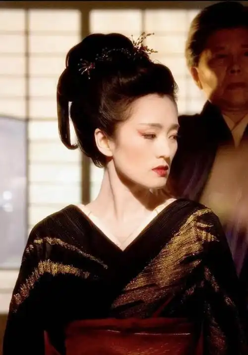 艳与寂!《艺伎回忆录》中的巩俐 (2005)