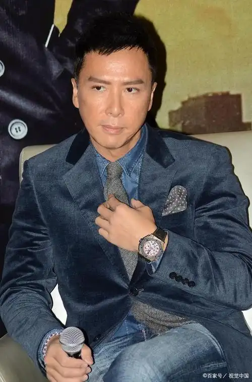 甄子丹,19岁入行却45岁才小有成就,他靠什么成为了国际巨星