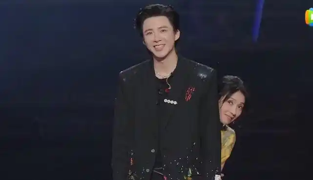 戴佩妮刘宇宁走心演唱怎样薛之谦看热闹不嫌事大