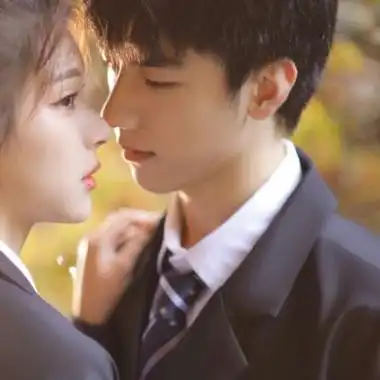 情侣头像浪漫甜蜜浪漫一对两张唯美情侣高清微信头像图片大全