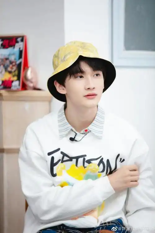 怎么能把简单的卫衣也穿得这么好看刘宇丨林墨丨马嘉祺丨宋亚轩丨刘雨