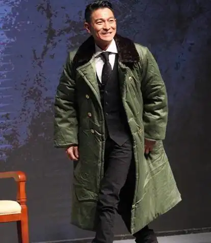 图刘德华军大衣照走红被评人帅穿什么都好看