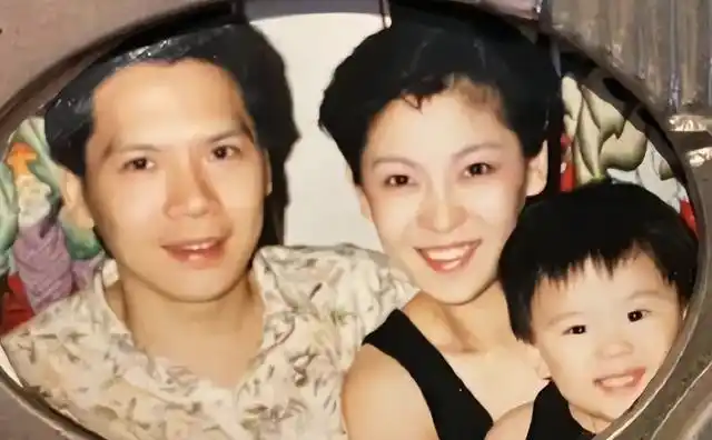 陈岚年轻时的照片曝光,与儿媳郭碧婷相似,向太真是一个大美人!