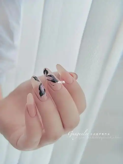 手绘蝴蝶03美甲|裸色美甲97