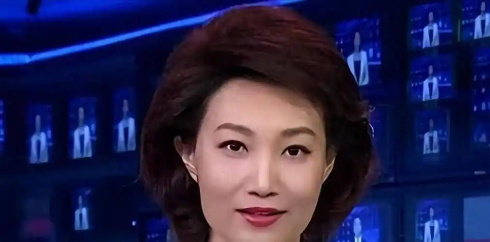 主持人李梓萌!公然摘下假发?看的心酸,网友呼吁:我眼花了吗?