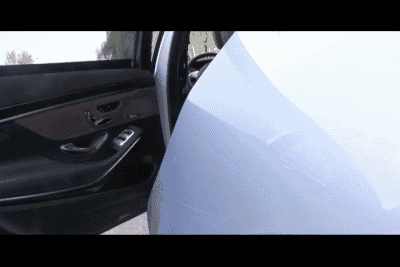 还有一些mpv是电动侧滑门,一拉把手就会自动关门,没必要像坐小面包