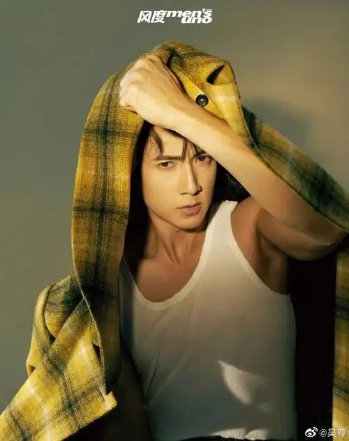 40岁吴尊自拍狂秀身材冻龄神颜秒杀小鲜肉网友简直是行走的荷尔蒙