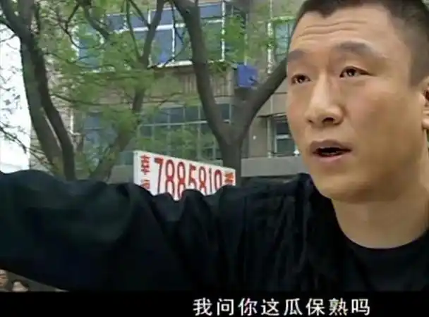 这种表演也越来越多,出演的很多角色都难以避免的让人觉得表情僵硬