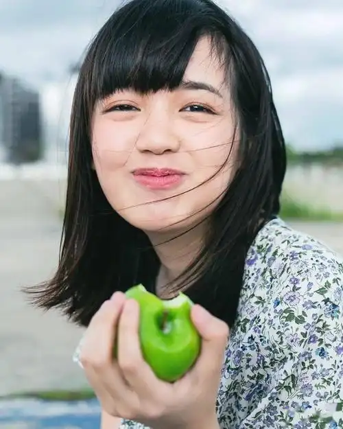 100%可爱の肉脸女孩,这样拍 超美!