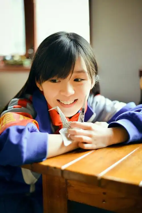 校服清新女孩宋伊人_致青春萌图