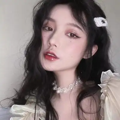 美女生活照片头像同一个人图片