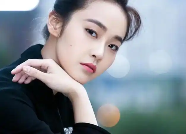 35岁女星演高中生再出圈,拒认亲父送母豪宅|张译|张佳宁|张晓龙|她的