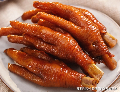 大厨教你卤鸡爪,颜色漂亮味道香,记住香料配方,自己在家就能做_灯笼椒