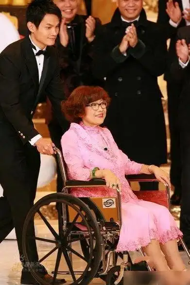 肥姐沈殿霞离世13年,女儿郑欣宜发文悼念:你教我的我都记得