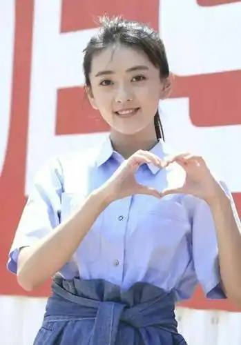 清纯校花中央戏剧学院梁洁