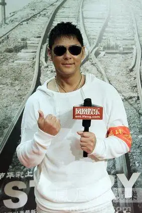 嫩妻首曝光(图)提起香港演员莫少聪,他在《黄飞鸿》系列中所扮演的