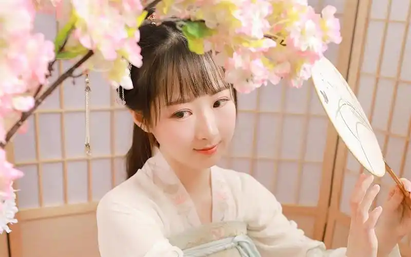 甜美古装汉服美女