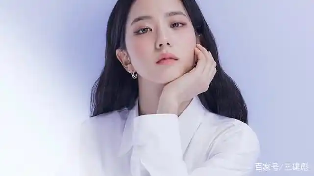 金智秀和吴世勋被"拉郎配",希望约会恋爱,两大神颜有夫妻相?