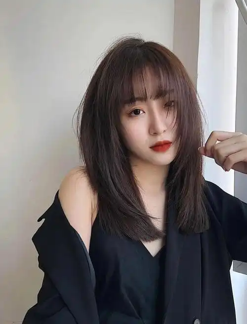 2022推荐发型免打理中发减龄显脸小