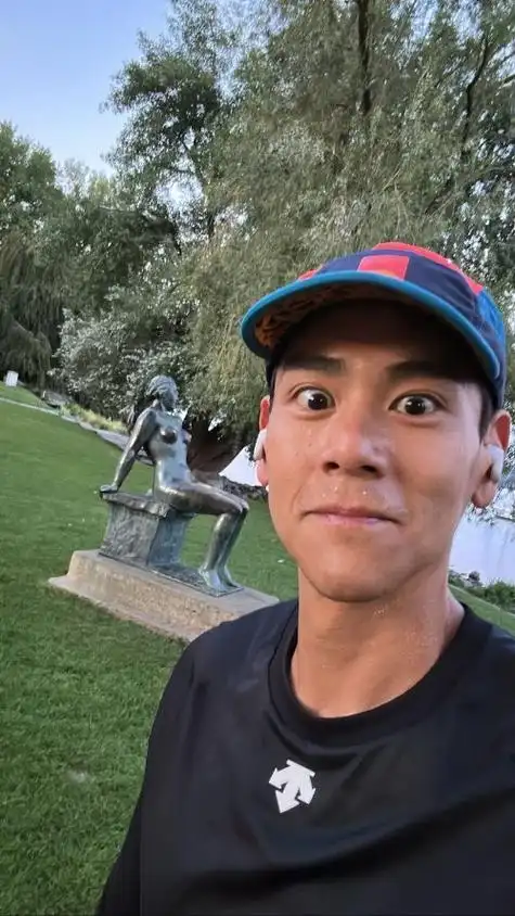 彭于晏在日本被偶遇 素颜合照状态佳 - acfun弹幕视频网 - 认真你就输