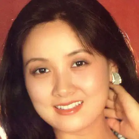图太后邓婕写真照揭秘嫁给张国立30年为何没有孩子