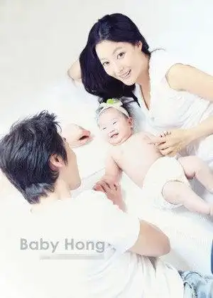 金喜善幸福全家福曝光一家三口甜蜜温馨