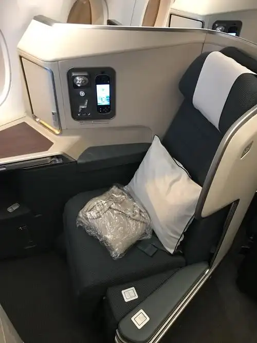 今日座位 商务舱依旧满座.