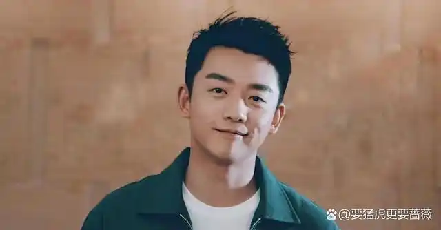 虽然郑恺是以演员的身份出道,但是前期他的演技并不是特别好,没有什么