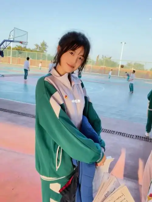 还记得我吗高一那个头发黄黄的女生